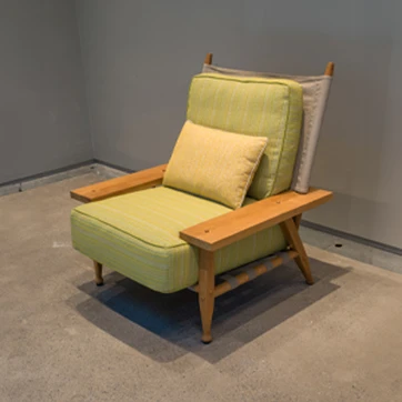 Poltrona externa SERENGETI com estrutura em madeira Teca premium, cintas elásticas e tela de polivinil