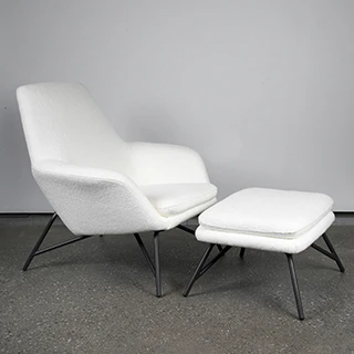 Vista da poltrona Vermount integrando-se com o pufe