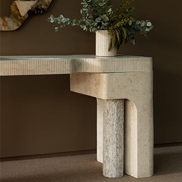 Aparador Relevo em pedras naturais, com formas geométricas e texturas contrastantes sofisticadas