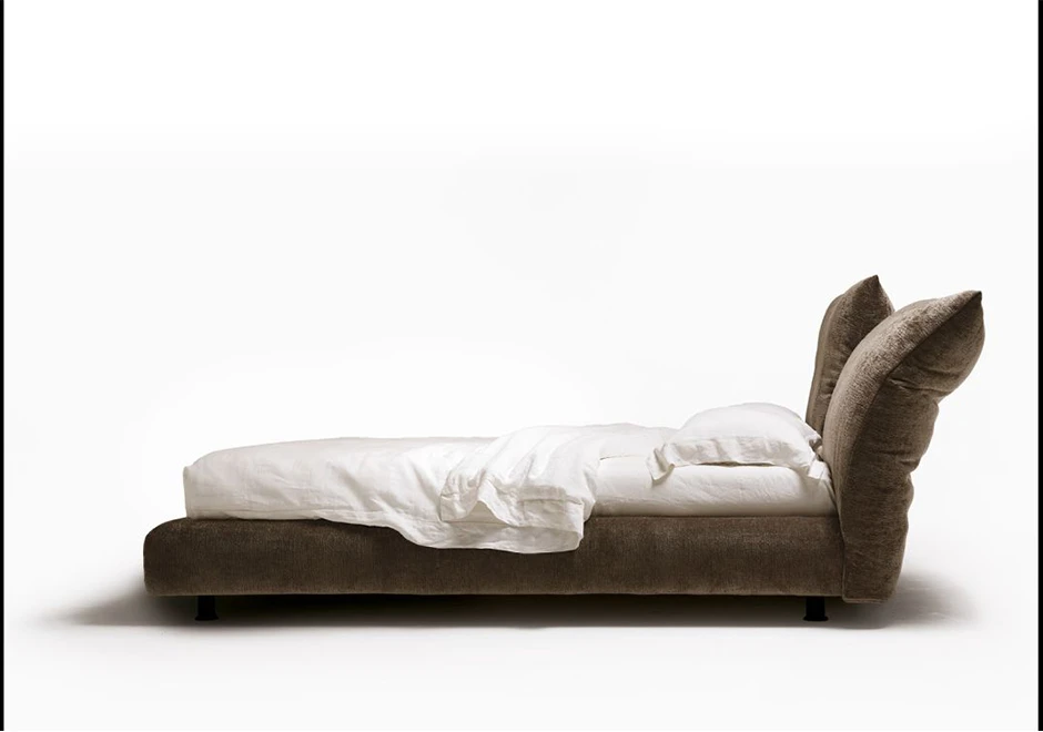 Cama Stand By Me com lençol