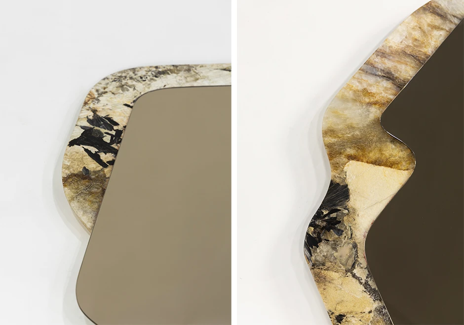 Detalhes do Espelho Amorfo com moldura em pedra dourada, evidenciando suas formas orgânicas exclusivas