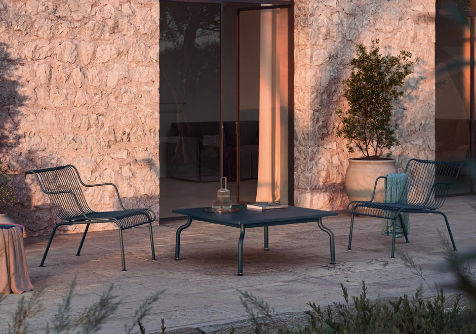 Poltrona e mesa de centro South, por Konstantin Grcic para Magis Design