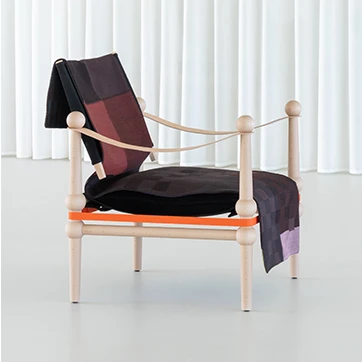 Vista lateral da poltrona Twain, Magis Design designer Konstantin Grcic