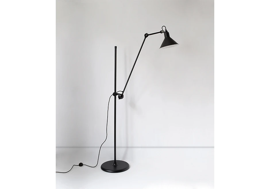 Luminária de chão Gras 215 tem estrutura de aço e cúpula redonda ou cônica - foto1