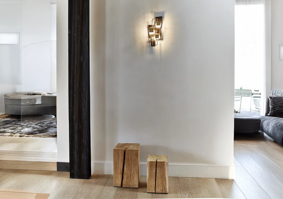 Luminária de parede , Map 2 da DCW Éditions instalada em ambiente moderno, com luz suave e design sofisticado