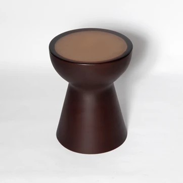 Mesa de apoio Mush em resina mate.