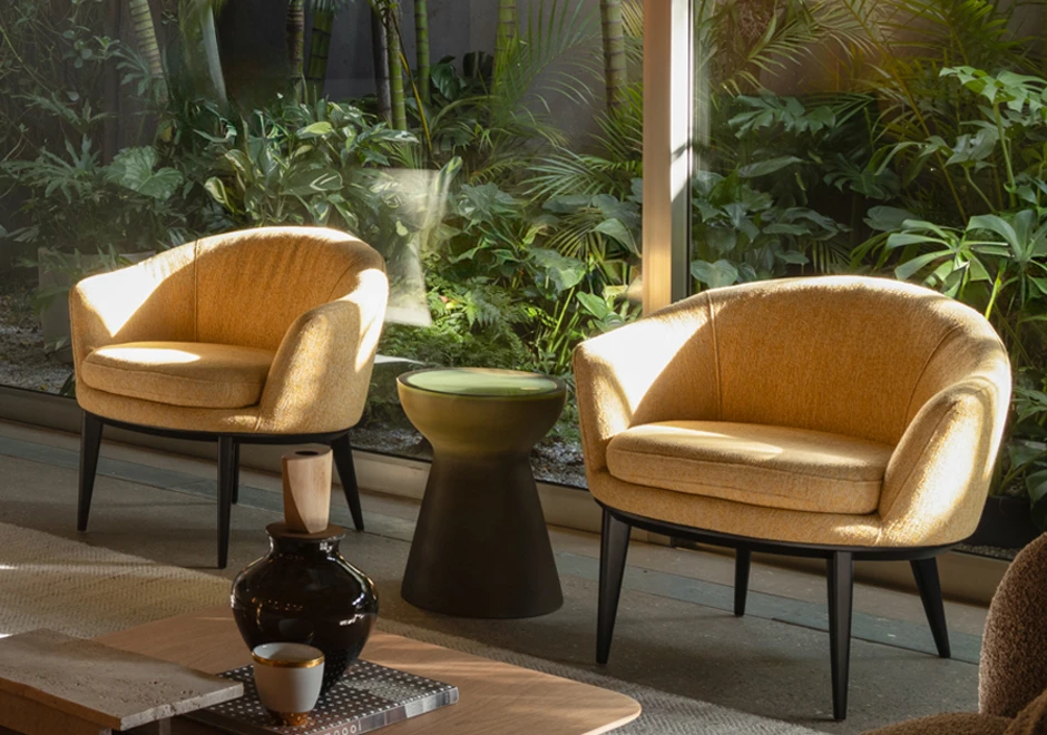 Mesa de apoio Mush ambientada.