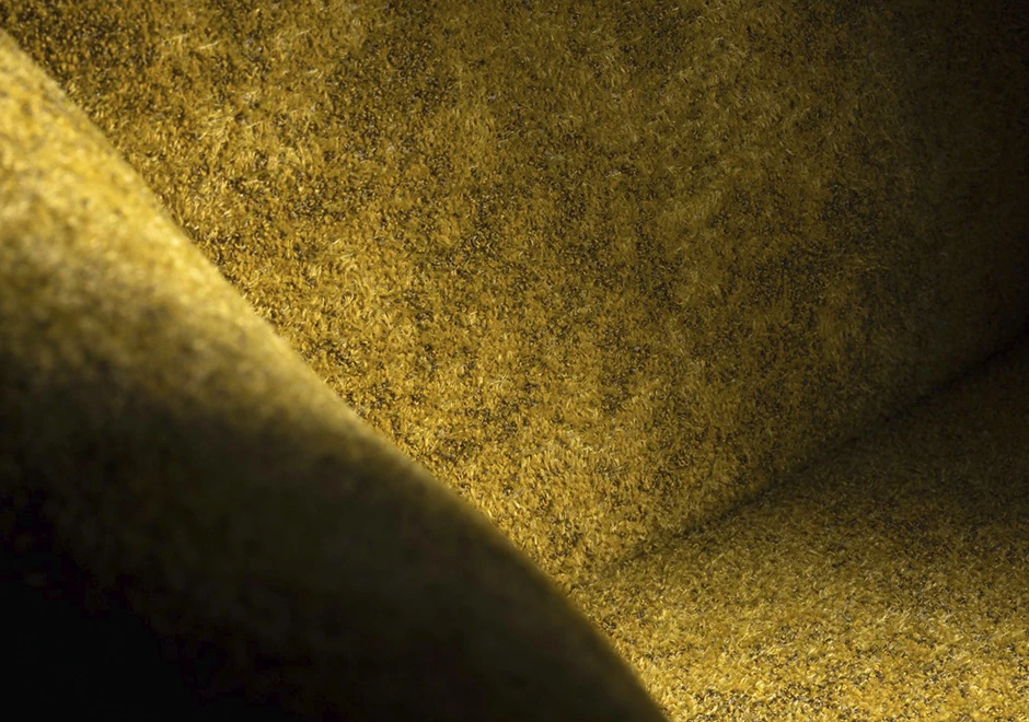 Detalhe do tecido Every Stone amarelo.