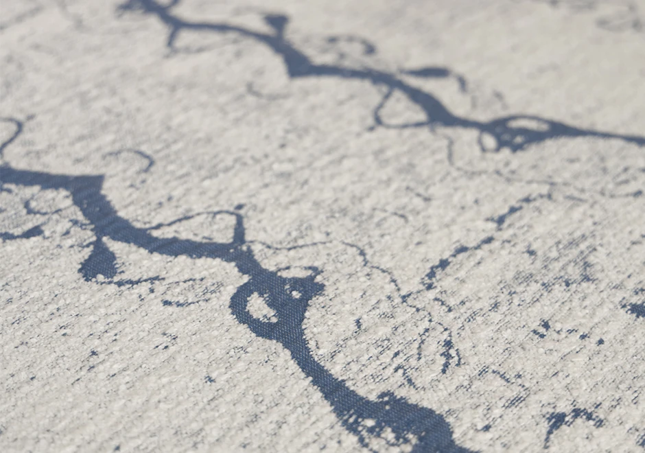 Detalhe do tecido Amazônia da Fio, da Coleção Biomas, azul e cru.