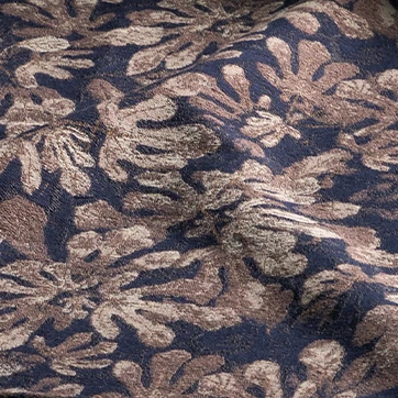 O tecido Mata Atlântica da Fio, da Coleção Biomas, reflete a diversidade e a exuberância da floresta tropical. Cor azul.