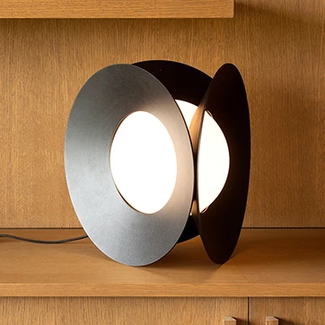 Luminária de mesa Armen.