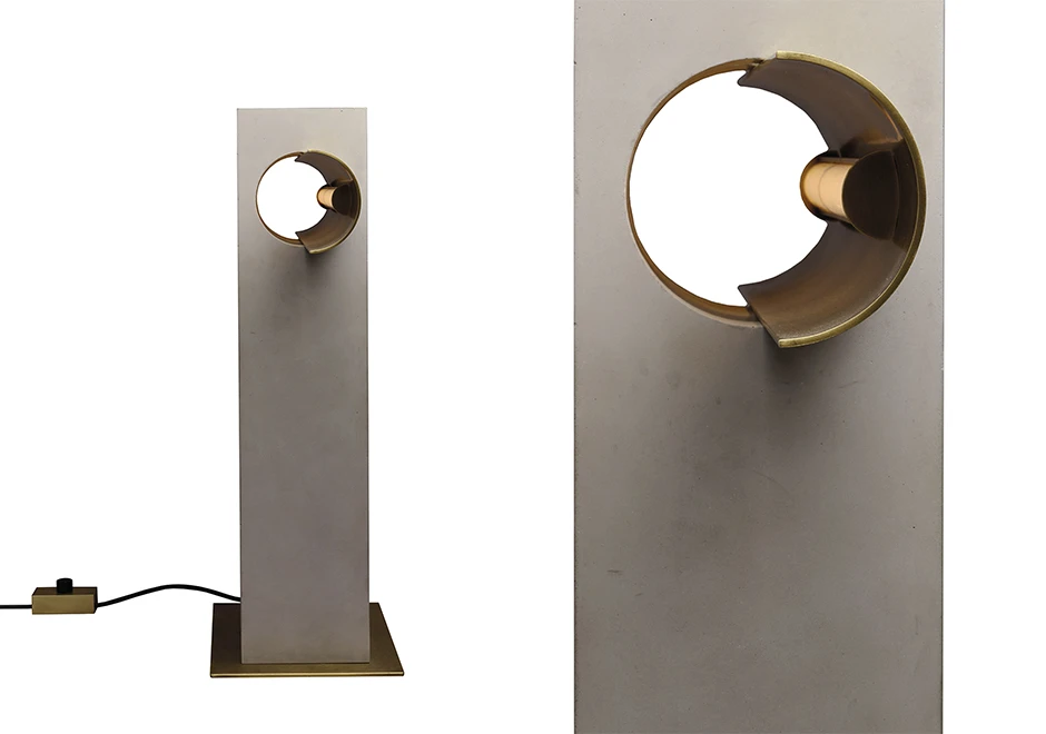 Detalhe da vista lateral da luminária de mesa PI.