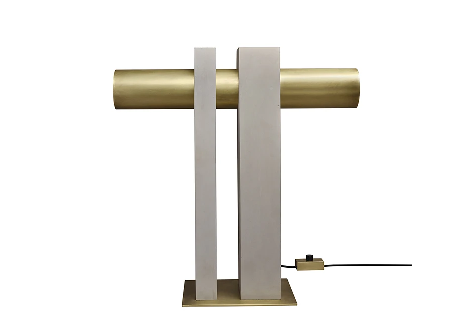 Luminária de mesa PI em foto still.