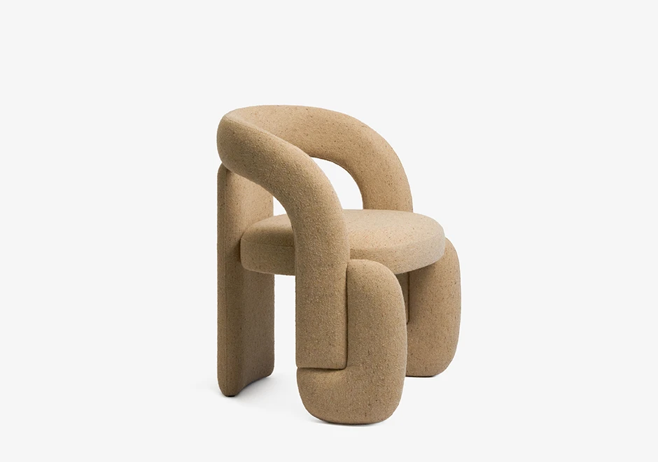 Vista lateral da Poltrona Nai.