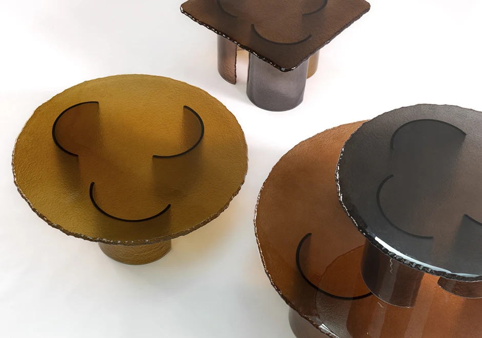 Detalhes dos tampos das mesas da Coleção Phases Glassy, por designer Simone Coste.