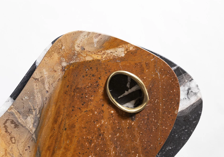 Detalhe 2 da mesa de centro Tapis por Luciano Dalla Marta.