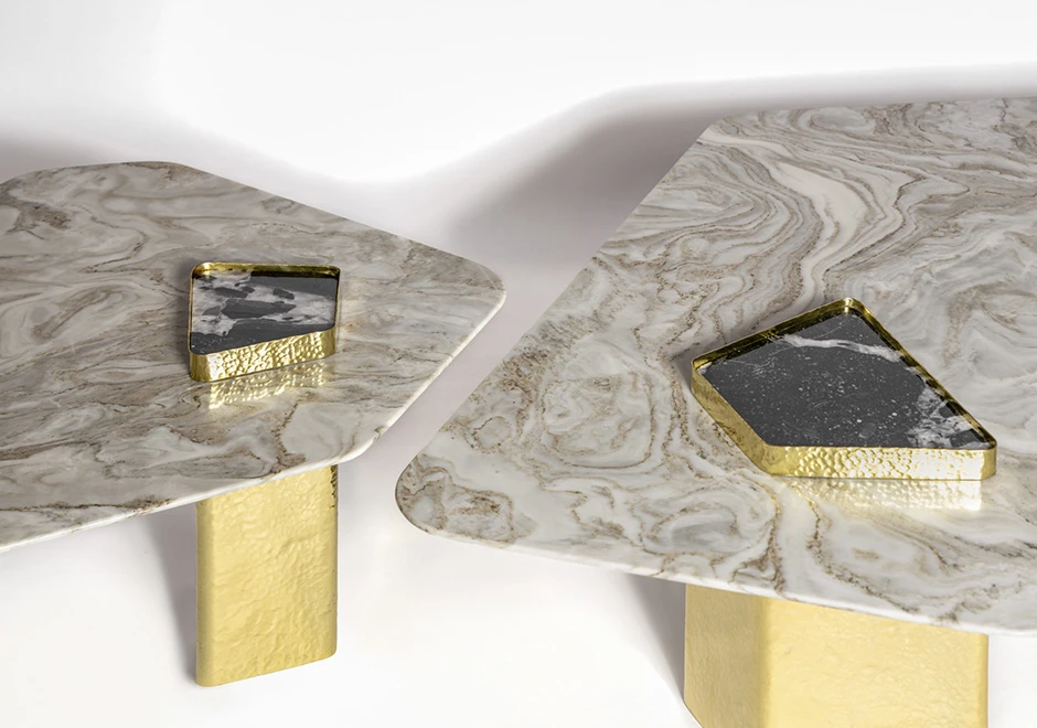 Combinação de duas mesas de centro Aresta por Luciano Dalla Marta.