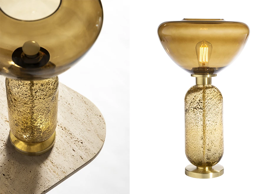 Luminária de mesa Saxo e seus detalhes.