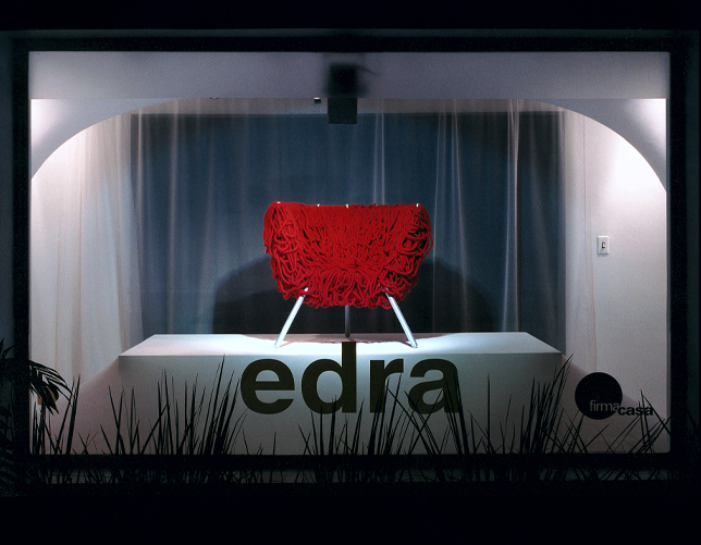 Poltrona Vermelha, dos Irmãos Campana para a Edra, na ll Mostra Paralela de Design, Firma Casa, 2000.